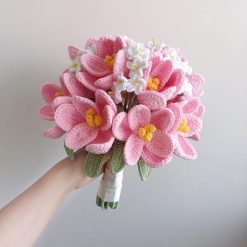 Bó hoa cô dâu len móc hồng pastel 25 cm