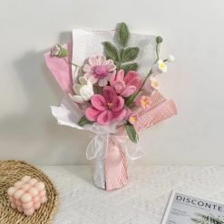 Bó hoa len móc tulip & zinnia 35x25 cm, tông hồng